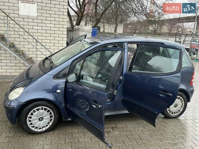 Синий Мерседес А класс, объемом двигателя 1.7 л и пробегом 300 тыс. км за 3600 $, фото 3 на Automoto.ua