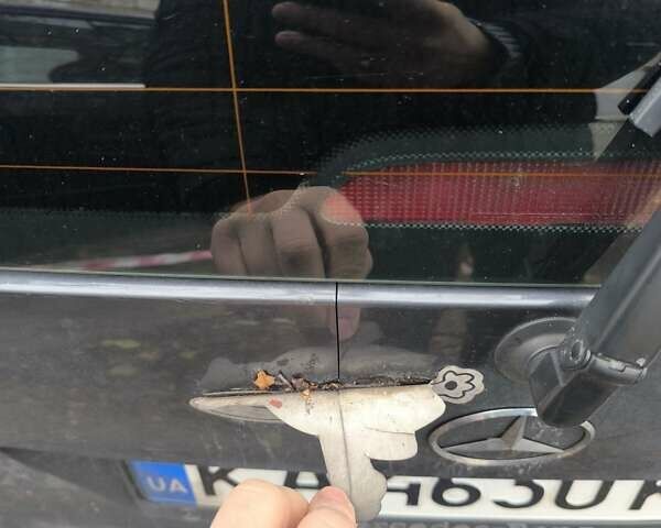 Синий Мерседес А класс, объемом двигателя 1.69 л и пробегом 330 тыс. км за 2700 $, фото 2 на Automoto.ua