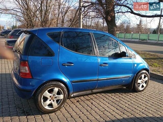 Синий Мерседес А класс, объемом двигателя 1.6 л и пробегом 268 тыс. км за 3200 $, фото 4 на Automoto.ua