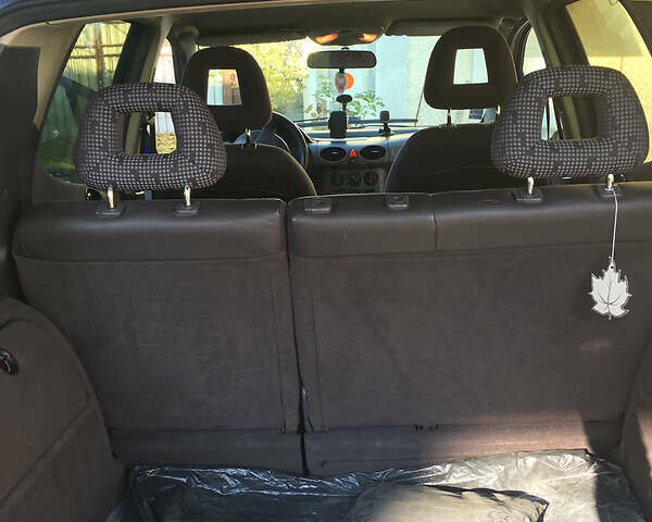 Мерседес А класс 2001 в Хусте на Automoto.ua Синий Мерседес А класс, объемом двигателя 1.7 л и пробегом 200 тыс. км за 2800 $, фото 6 на Automoto.ua