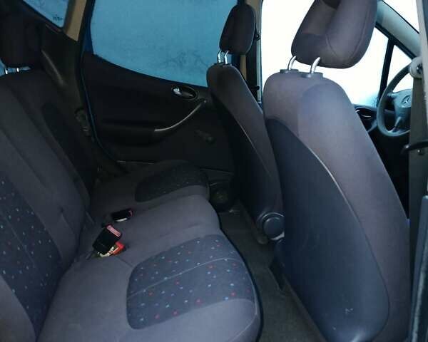 Синій Мерседес А клас, об'ємом двигуна 1.69 л та пробігом 270 тис. км за 3800 $, фото 6 на Automoto.ua