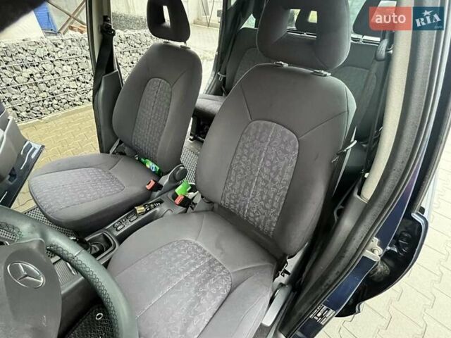 Синий Мерседес А класс, объемом двигателя 1.7 л и пробегом 300 тыс. км за 3600 $, фото 16 на Automoto.ua