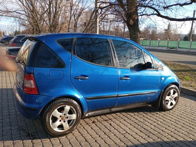 Синий Мерседес А класс, объемом двигателя 1.6 л и пробегом 268 тыс. км за 3200 $, фото 5 на Automoto.ua