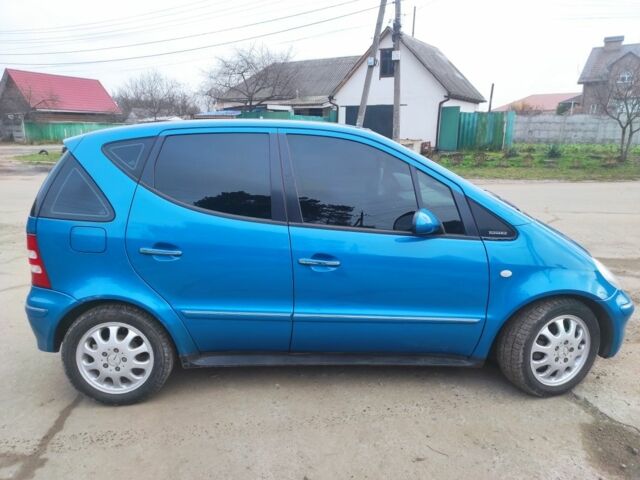 Синий Мерседес А класс, объемом двигателя 1.7 л и пробегом 181 тыс. км за 2600 $, фото 4 на Automoto.ua