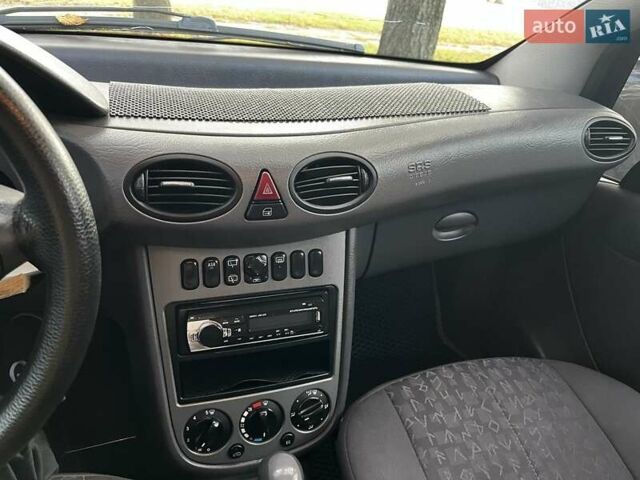 Синій Мерседес А клас, об'ємом двигуна 1.69 л та пробігом 260 тис. км за 3300 $, фото 6 на Automoto.ua