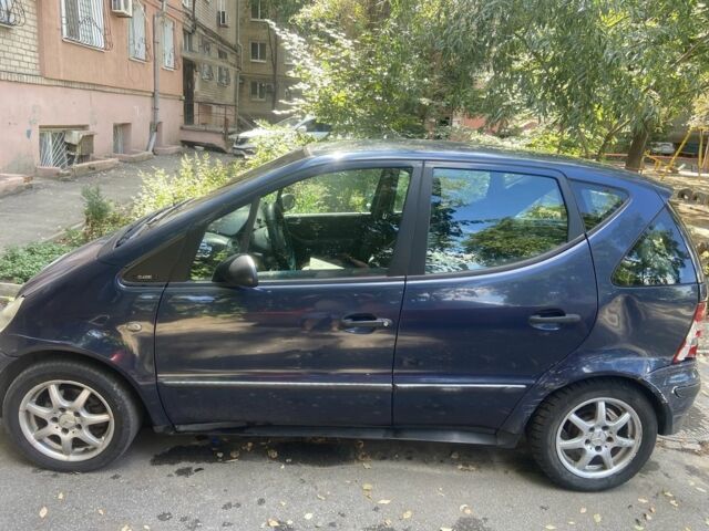 Синій Мерседес А клас, об'ємом двигуна 1.6 л та пробігом 200 тис. км за 2500 $, фото 2 на Automoto.ua
