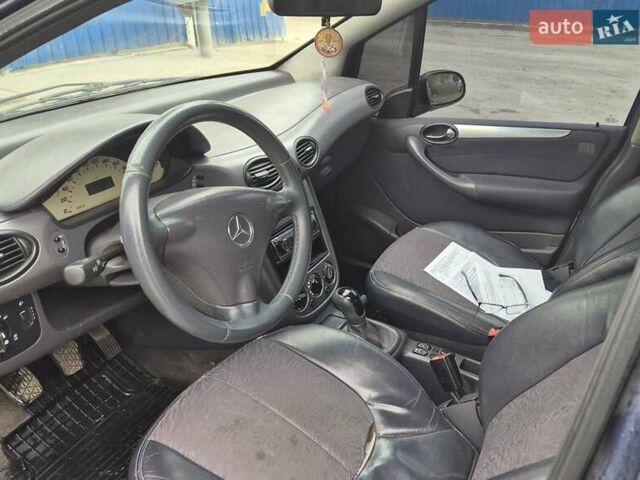 Синий Мерседес А класс, объемом двигателя 1.7 л и пробегом 280 тыс. км за 3100 $, фото 2 на Automoto.ua