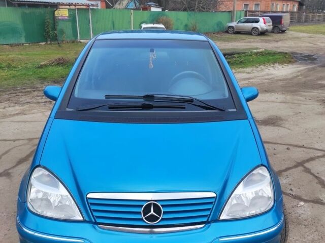 Синий Мерседес А класс, объемом двигателя 1.7 л и пробегом 181 тыс. км за 2600 $, фото 1 на Automoto.ua