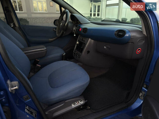 Мерседес А клас 2001 у Чернівцях на Automoto.ua Синій Мерседес А клас, об'ємом двигуна 1.7 л та пробігом 340 тис. км за 2750 $, фото 26 на Automoto.ua