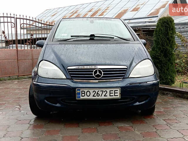 Синий Мерседес А класс, объемом двигателя 1.4 л и пробегом 235 тыс. км за 2950 $, фото 2 на Automoto.ua