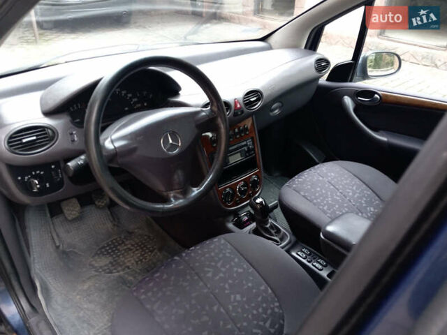 Синий Мерседес А класс, объемом двигателя 1.4 л и пробегом 235 тыс. км за 2950 $, фото 10 на Automoto.ua