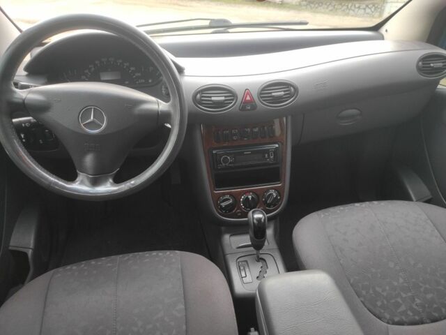 Синий Мерседес А класс, объемом двигателя 1.7 л и пробегом 181 тыс. км за 2600 $, фото 9 на Automoto.ua