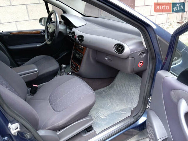 Синий Мерседес А класс, объемом двигателя 1.4 л и пробегом 235 тыс. км за 2950 $, фото 11 на Automoto.ua