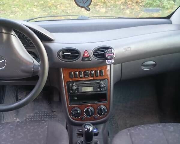 Синій Мерседес А клас, об'ємом двигуна 1.4 л та пробігом 239 тис. км за 2500 $, фото 3 на Automoto.ua