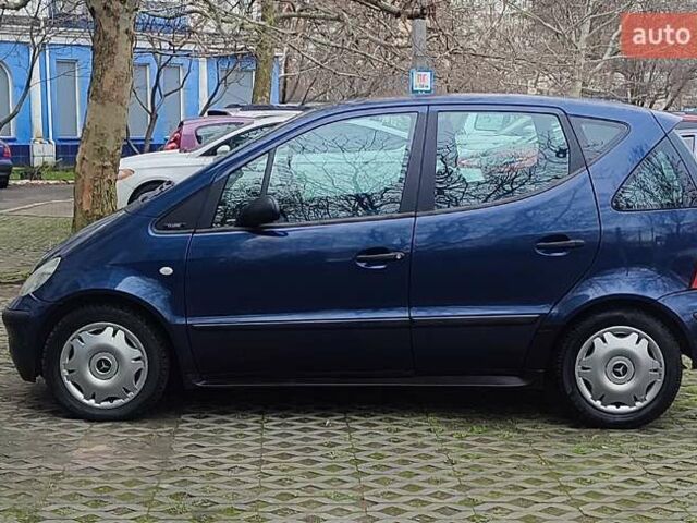 Синий Мерседес А класс, объемом двигателя 1.7 л и пробегом 217 тыс. км за 4100 $, фото 2 на Automoto.ua