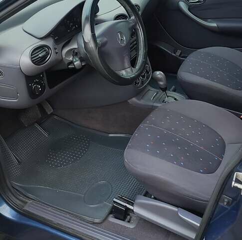 Синий Мерседес А класс, объемом двигателя 1.7 л и пробегом 217 тыс. км за 4100 $, фото 6 на Automoto.ua