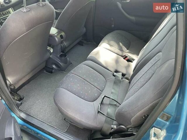 Синий Мерседес А класс, объемом двигателя 1.6 л и пробегом 246 тыс. км за 4300 $, фото 17 на Automoto.ua