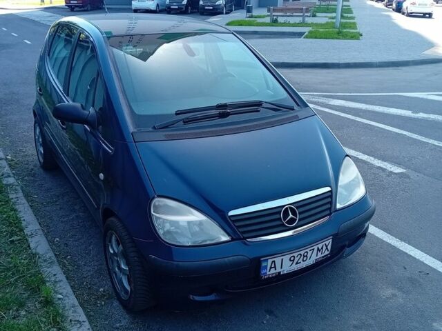Мерседес А класс 2002 в Броварах на Automoto.ua Синий Мерседес А класс, объемом двигателя 1.7 л и пробегом 232 тыс. км за 3900 $, фото 2 на Automoto.ua