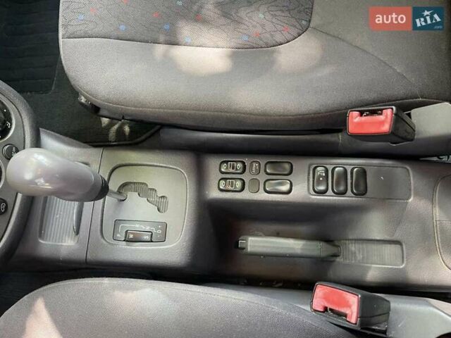 Синий Мерседес А класс, объемом двигателя 1.6 л и пробегом 246 тыс. км за 4300 $, фото 11 на Automoto.ua