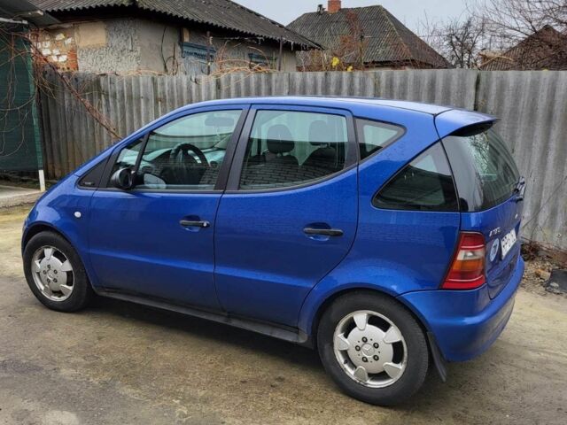 Синий Мерседес А класс, объемом двигателя 1.7 л и пробегом 200 тыс. км за 1200 $, фото 1 на Automoto.ua