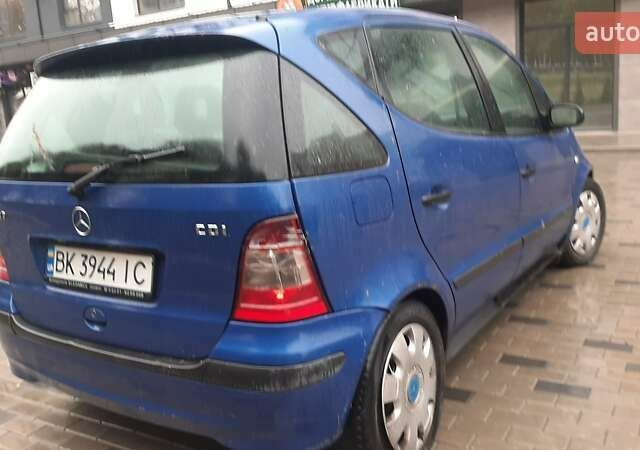 Синій Мерседес А клас, об'ємом двигуна 1.7 л та пробігом 250 тис. км за 2999 $, фото 5 на Automoto.ua