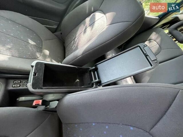 Синий Мерседес А класс, объемом двигателя 1.6 л и пробегом 246 тыс. км за 4300 $, фото 12 на Automoto.ua