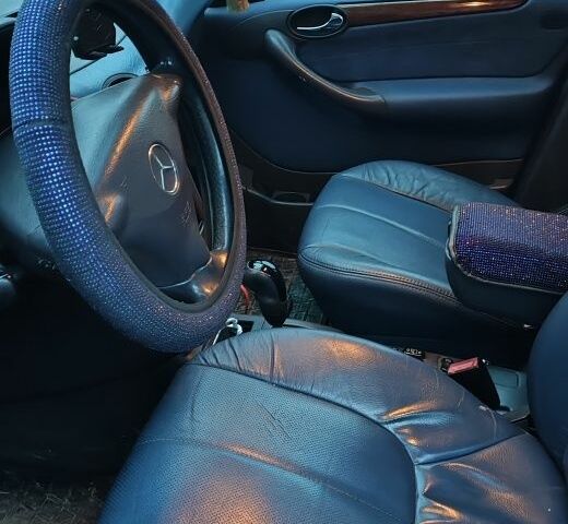 Синий Мерседес А класс, объемом двигателя 1.7 л и пробегом 311 тыс. км за 3800 $, фото 1 на Automoto.ua