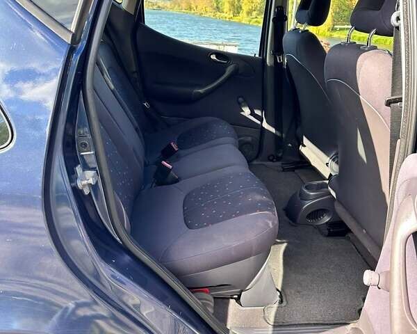 Синий Мерседес А класс, объемом двигателя 1.4 л и пробегом 156 тыс. км за 3600 $, фото 3 на Automoto.ua