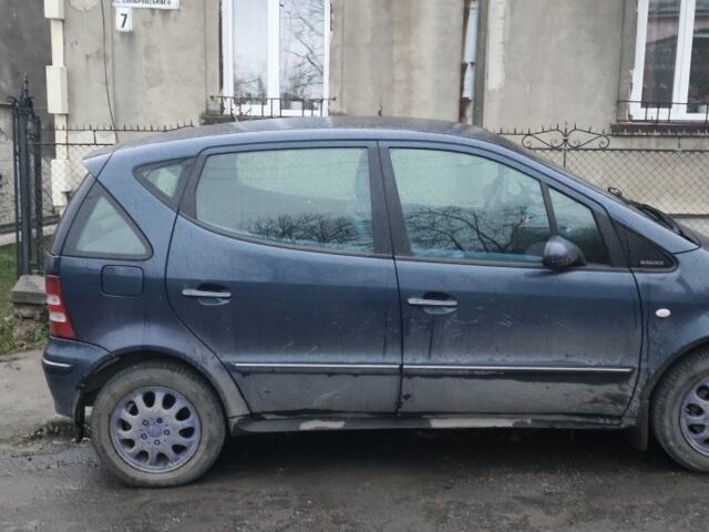 Синий Мерседес А класс, объемом двигателя 1.7 л и пробегом 311 тыс. км за 3800 $, фото 4 на Automoto.ua
