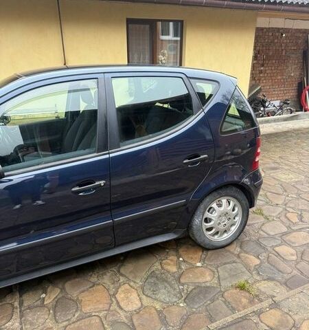 Синий Мерседес А класс, объемом двигателя 1.69 л и пробегом 373 тыс. км за 3300 $, фото 3 на Automoto.ua