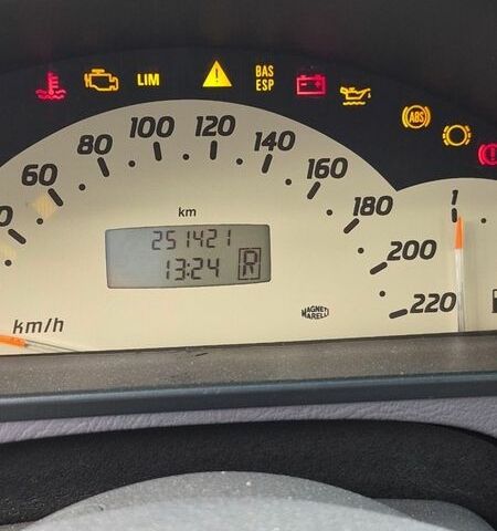 Синій Мерседес А клас, об'ємом двигуна 1.9 л та пробігом 251 тис. км за 3999 $, фото 15 на Automoto.ua