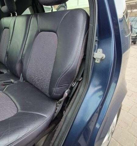 Синій Мерседес А клас, об'ємом двигуна 1.9 л та пробігом 251 тис. км за 3999 $, фото 33 на Automoto.ua