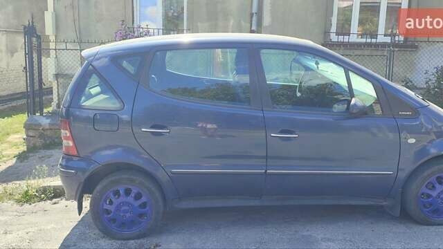 Синий Мерседес А класс, объемом двигателя 1.7 л и пробегом 309 тыс. км за 4200 $, фото 3 на Automoto.ua