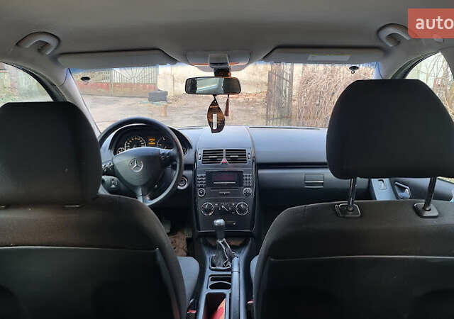 Синий Мерседес А класс, объемом двигателя 2 л и пробегом 317 тыс. км за 4190 $, фото 9 на Automoto.ua