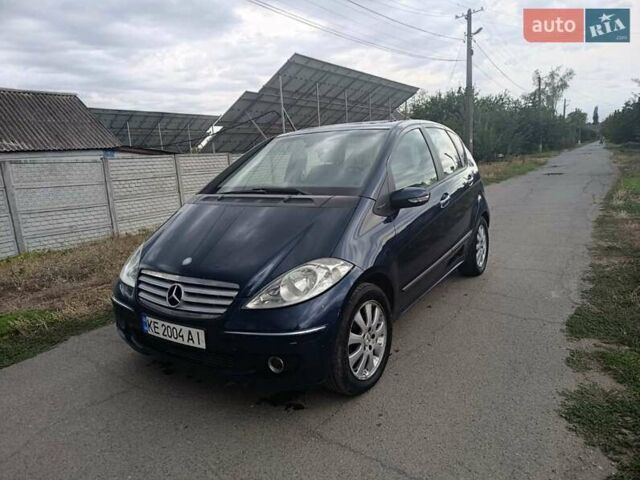 Синий Мерседес А класс, объемом двигателя 2 л и пробегом 160 тыс. км за 3700 $, фото 7 на Automoto.ua