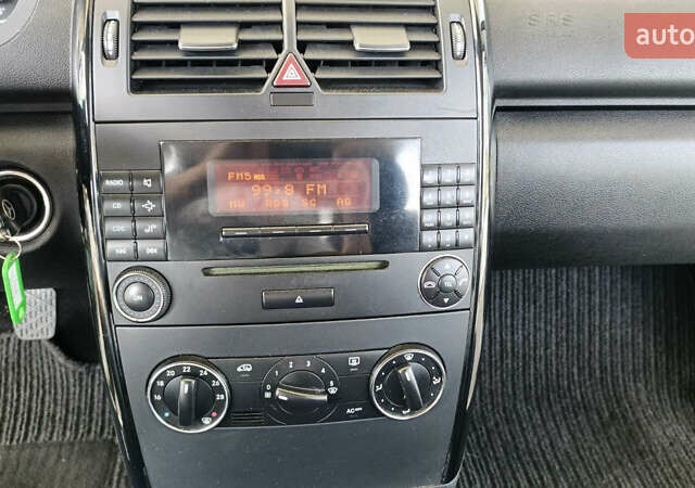 Синий Мерседес А класс, объемом двигателя 1.5 л и пробегом 120 тыс. км за 5500 $, фото 27 на Automoto.ua