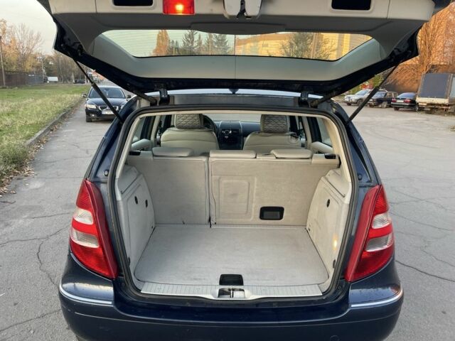 Синий Мерседес А класс, объемом двигателя 2 л и пробегом 150 тыс. км за 4000 $, фото 12 на Automoto.ua