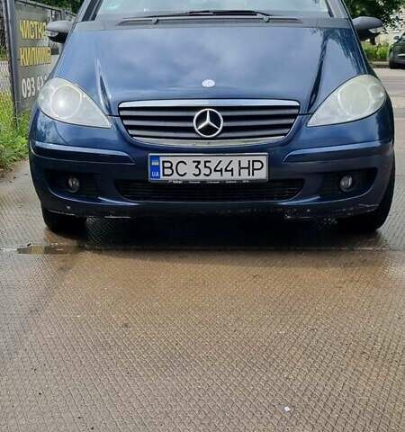 Синий Мерседес А класс, объемом двигателя 2 л и пробегом 317 тыс. км за 4190 $, фото 4 на Automoto.ua