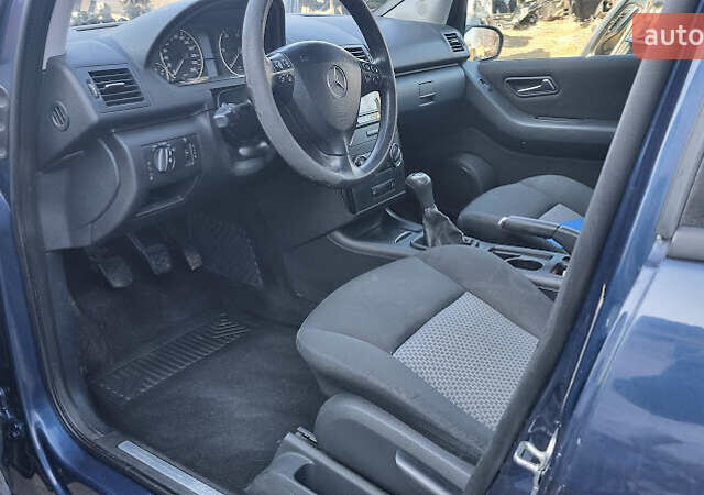 Синий Мерседес А класс, объемом двигателя 2 л и пробегом 317 тыс. км за 4190 $, фото 8 на Automoto.ua