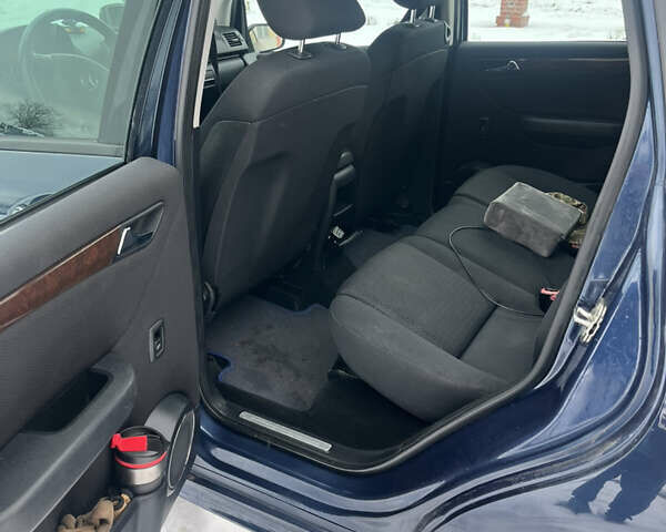 Синий Мерседес А класс, объемом двигателя 1.99 л и пробегом 215 тыс. км за 4500 $, фото 7 на Automoto.ua