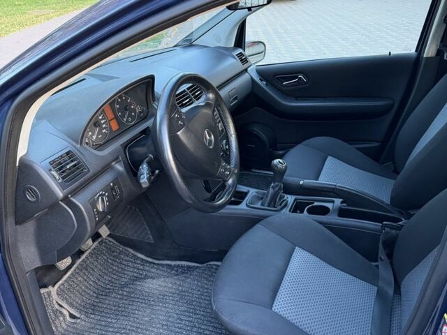 Синий Мерседес А класс, объемом двигателя 1.5 л и пробегом 170 тыс. км за 3801 $, фото 17 на Automoto.ua