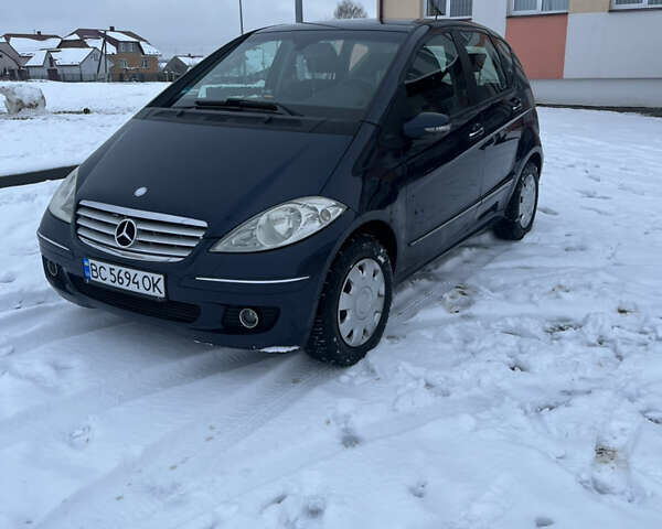 Синий Мерседес А класс, объемом двигателя 1.99 л и пробегом 215 тыс. км за 4500 $, фото 2 на Automoto.ua