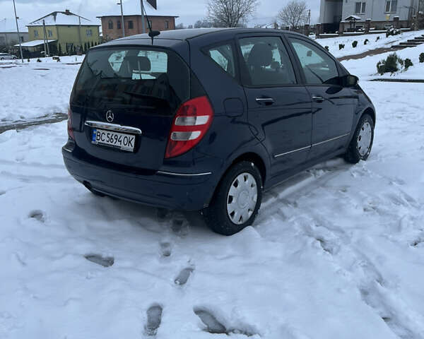 Синий Мерседес А класс, объемом двигателя 1.99 л и пробегом 215 тыс. км за 4500 $, фото 5 на Automoto.ua