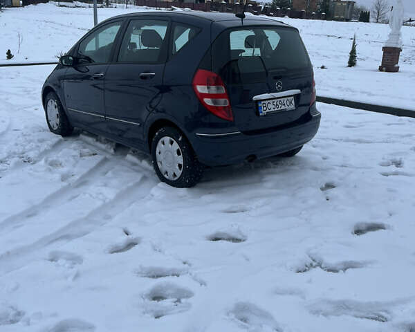 Синий Мерседес А класс, объемом двигателя 1.99 л и пробегом 215 тыс. км за 4500 $, фото 3 на Automoto.ua