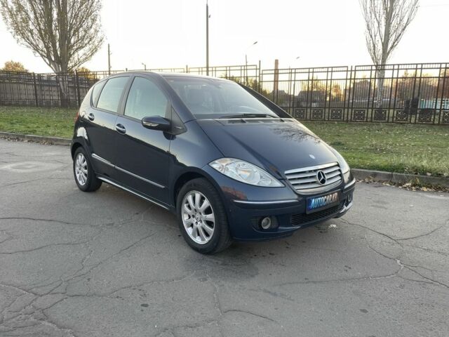 Синий Мерседес А класс, объемом двигателя 2 л и пробегом 150 тыс. км за 4000 $, фото 1 на Automoto.ua