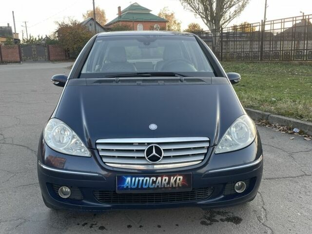 Синий Мерседес А класс, объемом двигателя 2 л и пробегом 150 тыс. км за 4000 $, фото 2 на Automoto.ua