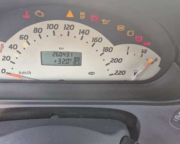 Синій Мерседес А клас, об'ємом двигуна 1.69 л та пробігом 260 тис. км за 3900 $, фото 8 на Automoto.ua