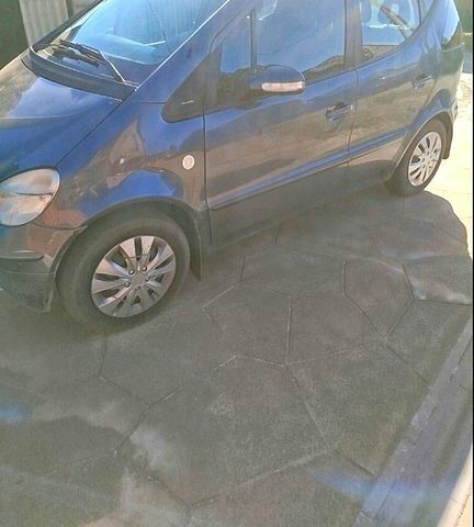 Синій Мерседес А клас, об'ємом двигуна 1.7 л та пробігом 260 тис. км за 2700 $, фото 3 на Automoto.ua