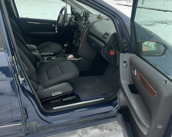 Синий Мерседес А класс, объемом двигателя 1.99 л и пробегом 215 тыс. км за 4500 $, фото 8 на Automoto.ua