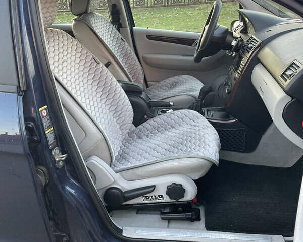 Синий Мерседес А класс, объемом двигателя 2.03 л и пробегом 200 тыс. км за 4000 $, фото 2 на Automoto.ua